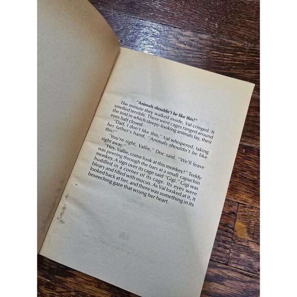 Vintage Animal Inn #3 Monkey Business by Virginia Vail Paperback Book - Picture 4 of 7